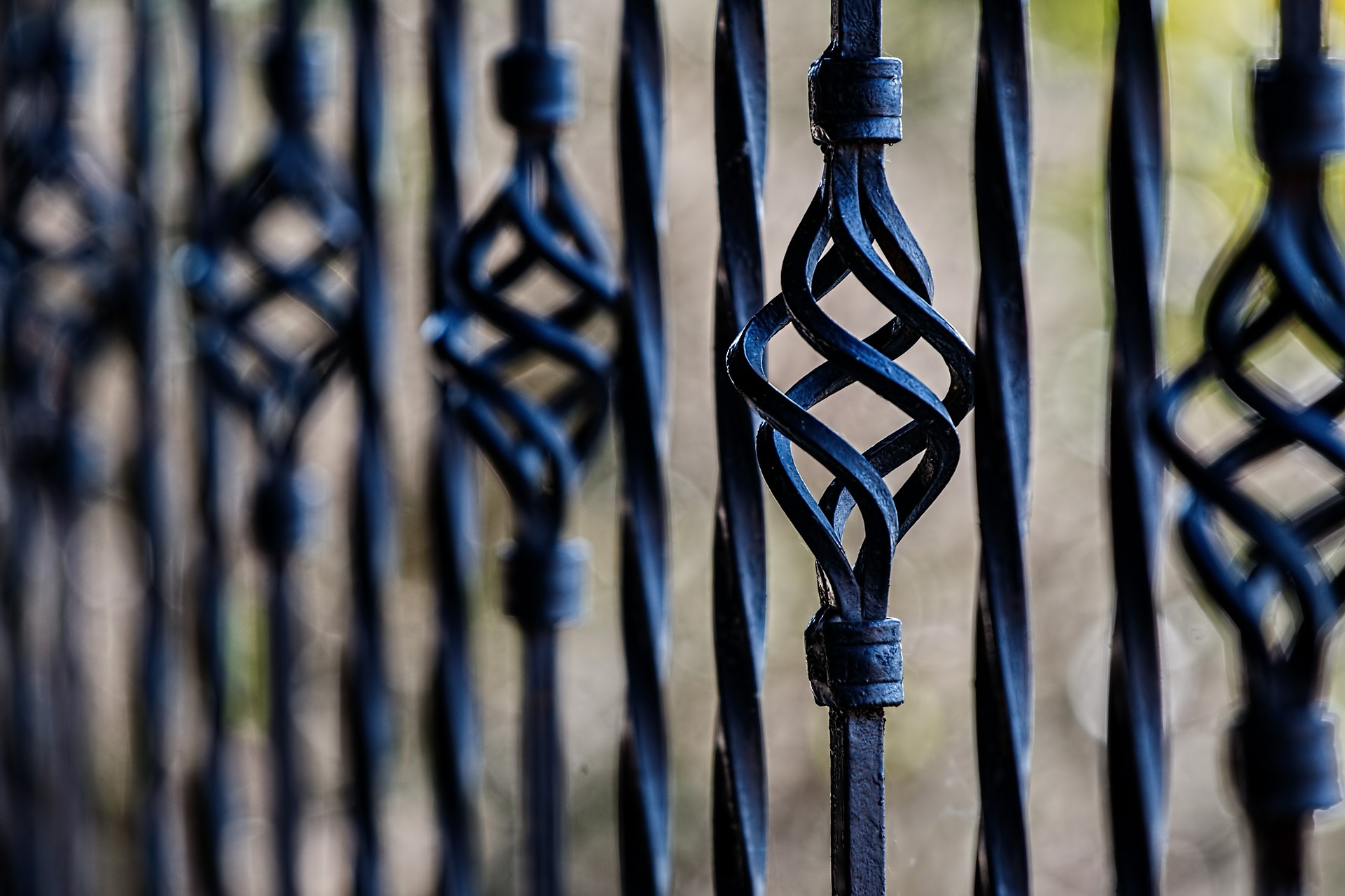 železný plot