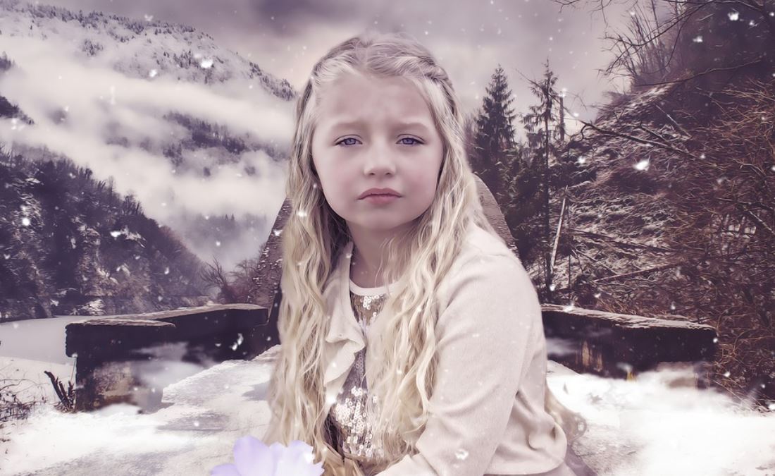 sedící dívka